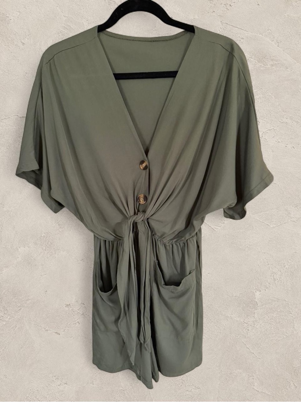 Yiliadress Fashion Street Olive Green V-Neck Tie Front Romper Size M